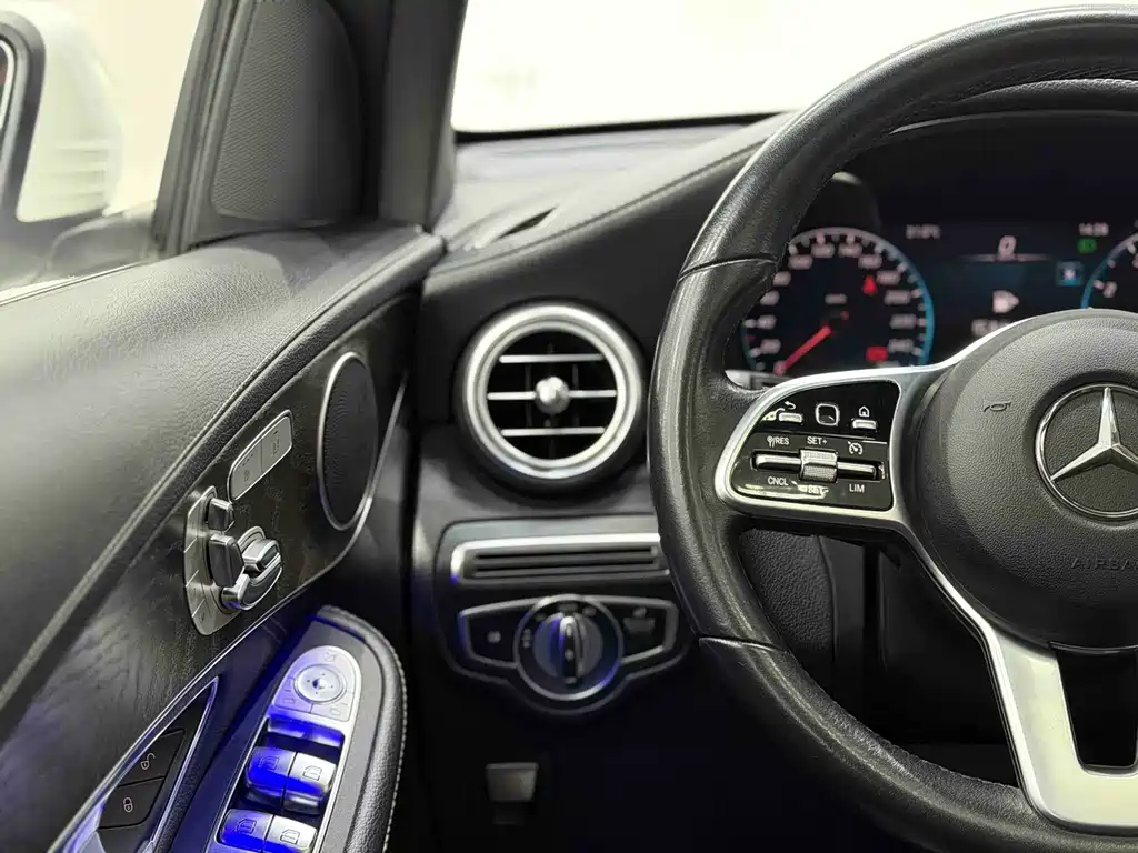 Mercedes-Benz GLC — миниатюра 10