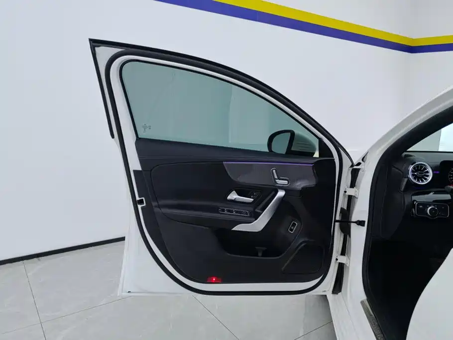 Mercedes-Benz A-Class — миниатюра 7
