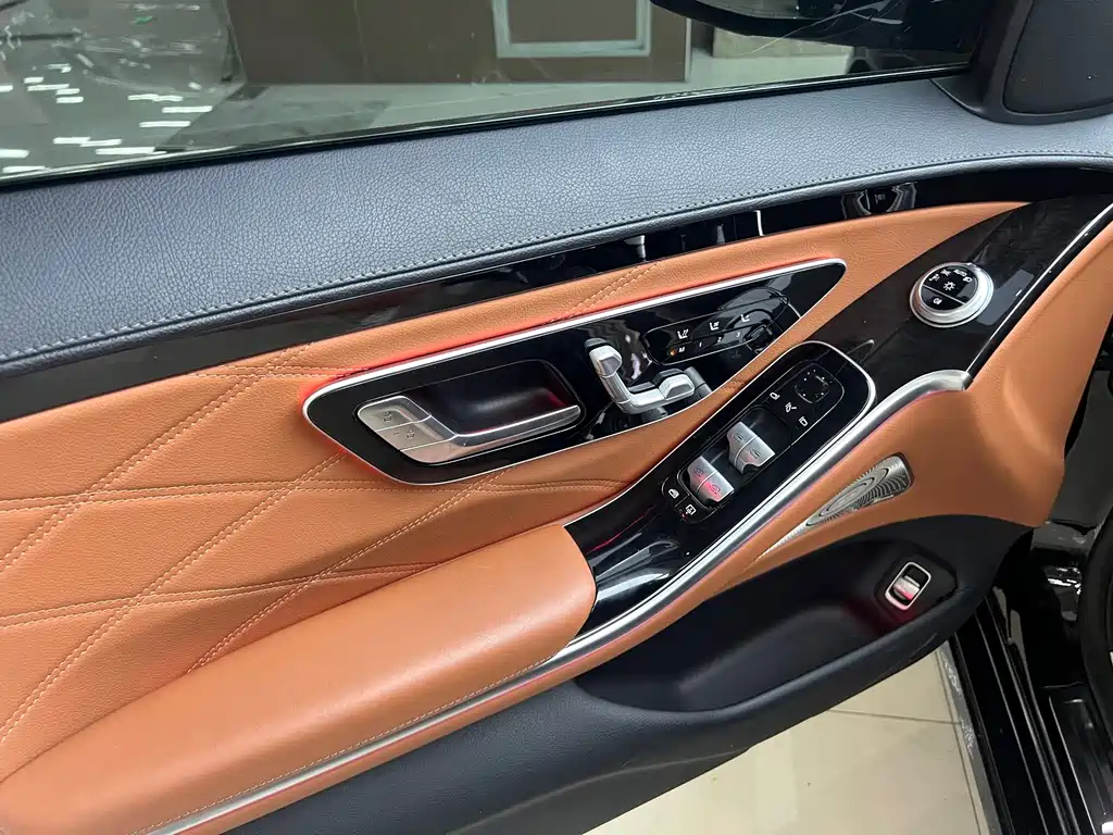Mercedes-Benz S-Class — миниатюра 8