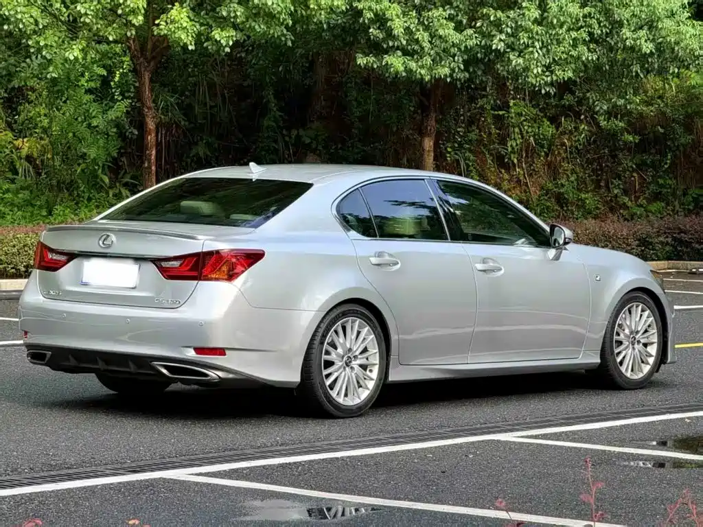 Lexus GS — миниатюра 2