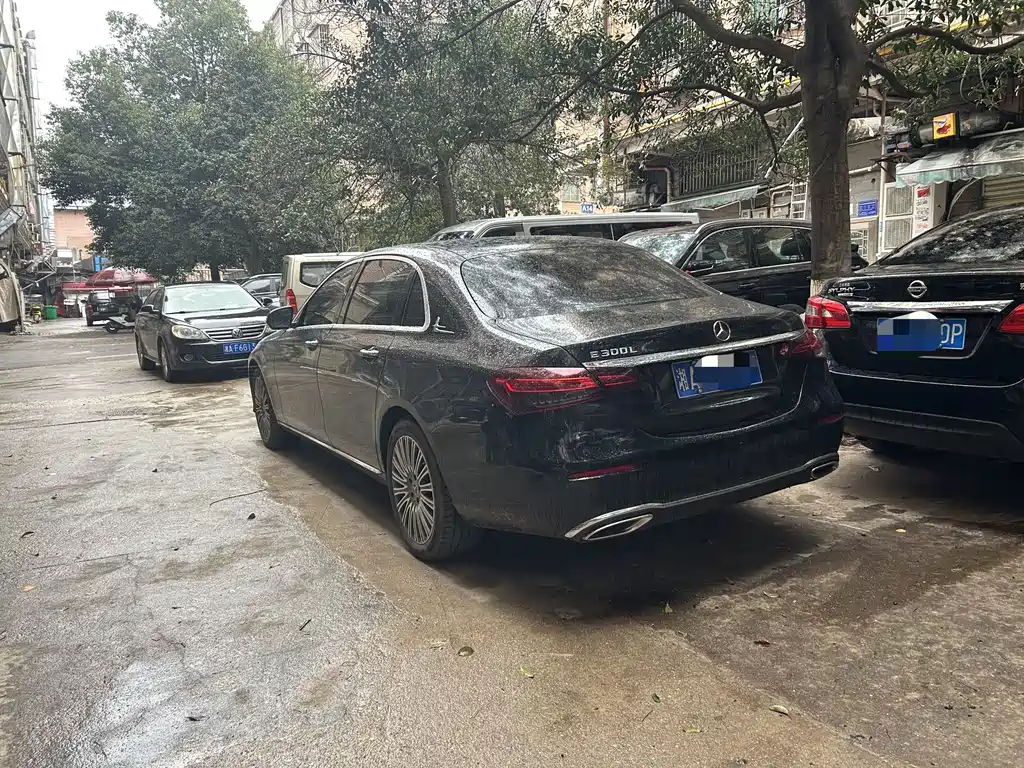 MERCEDES-BENZ E CLASS