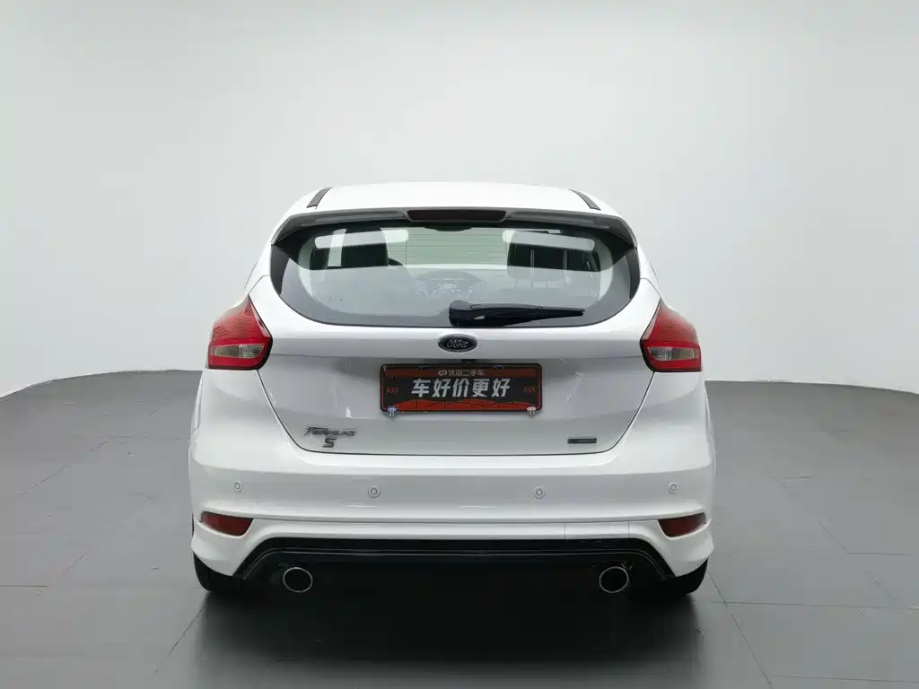 Ford Focus 2015 EcoBoost 180 AT Sport