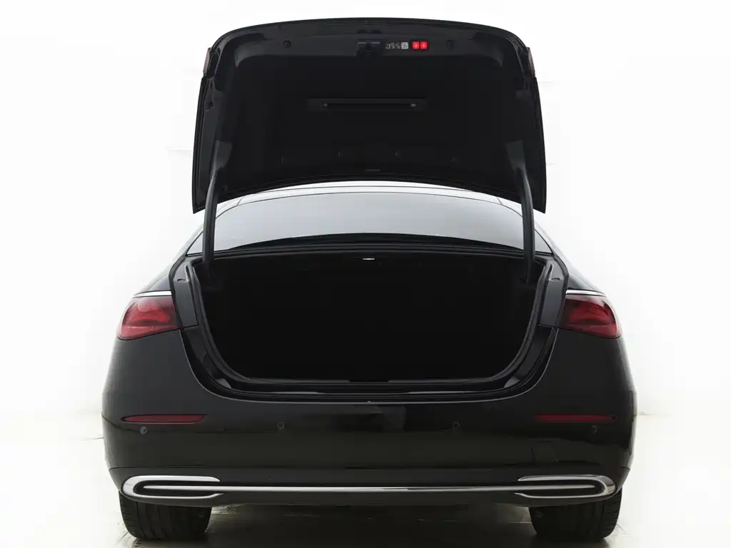 Mercedes-Benz E-Class — миниатюра 21