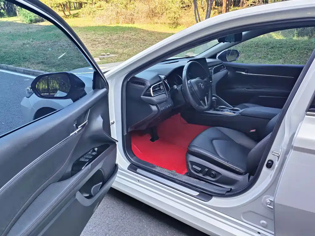 Toyota Camry — миниатюра 6