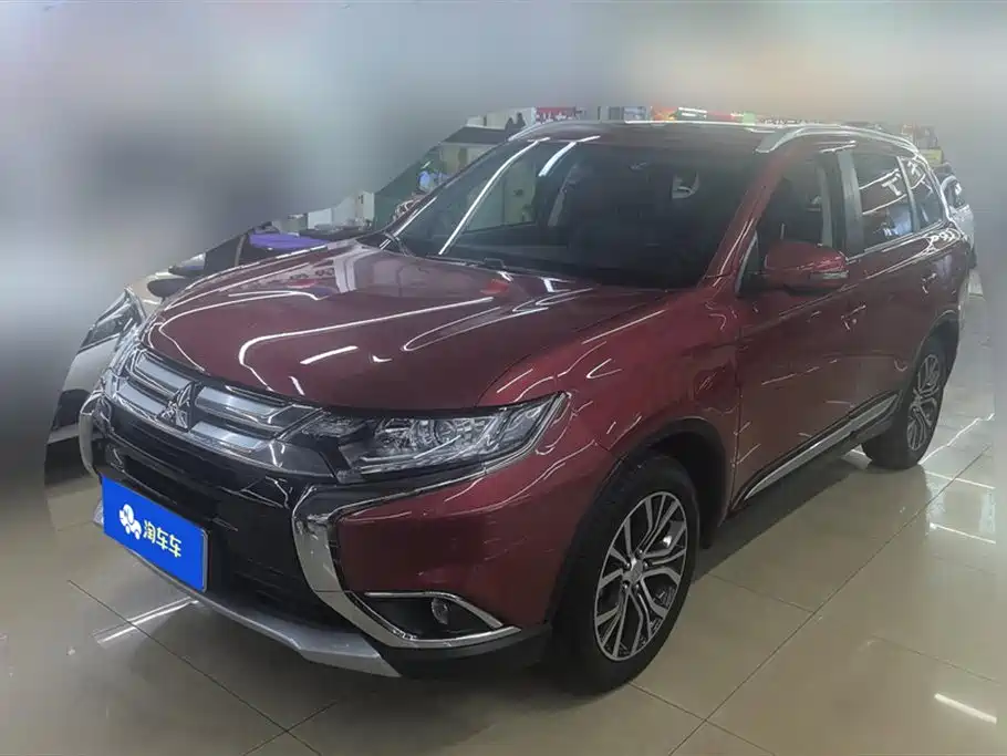 Mitsubishi Outlander 2018 2.0L 5 мест