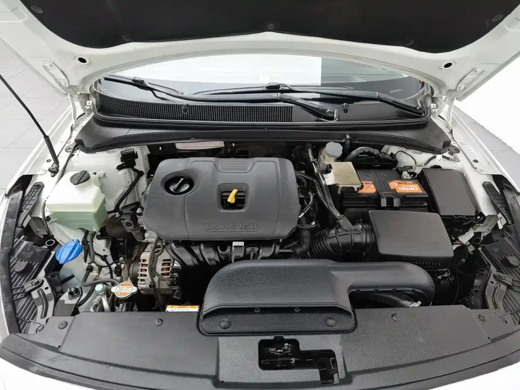 Hyundai Mistra 2017 1.8L AT GLS V