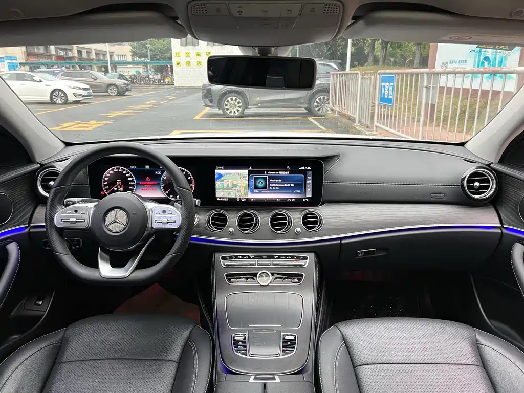 MERCEDES-BENZ E CLASS