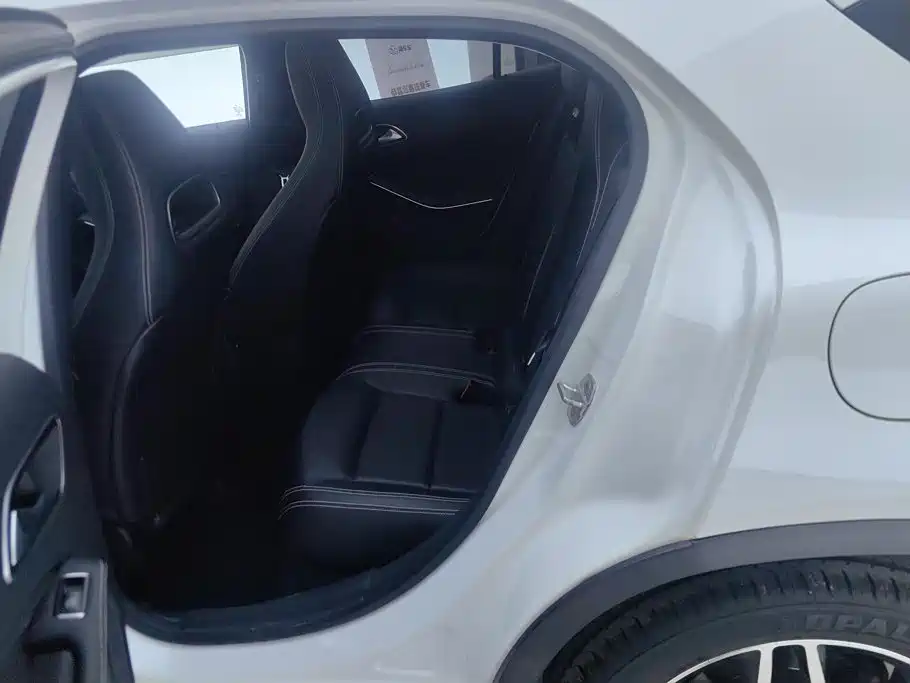 Mercedes-Benz GLA — миниатюра 11