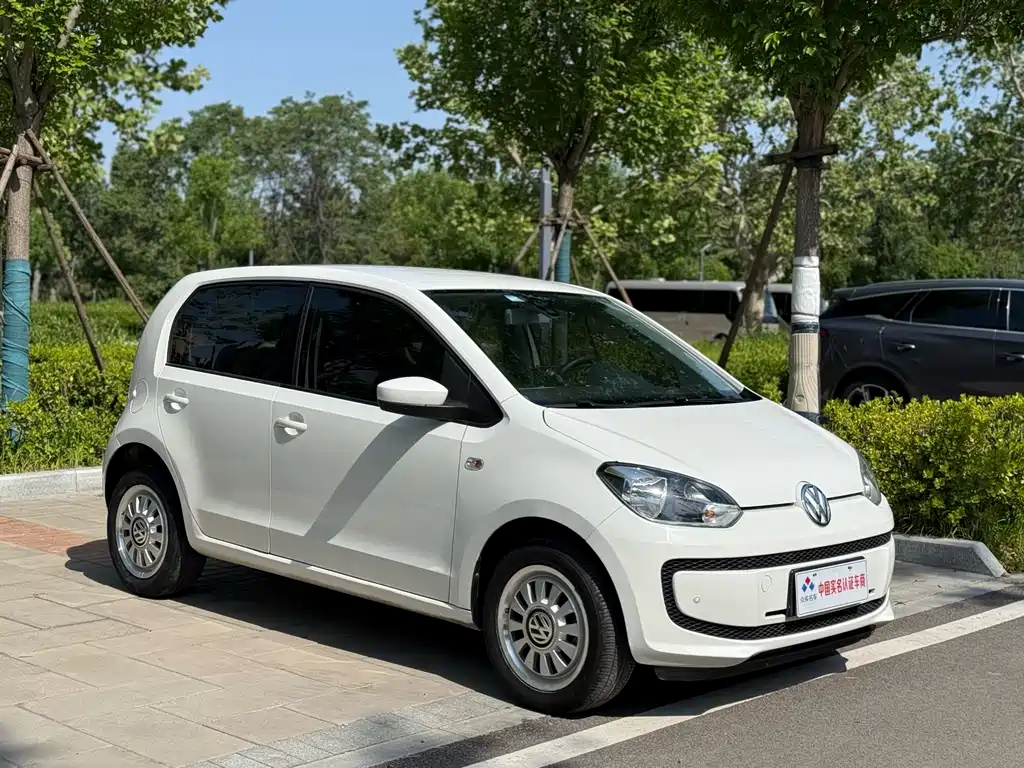 Volkswagen up! 2015 1.0L move up!