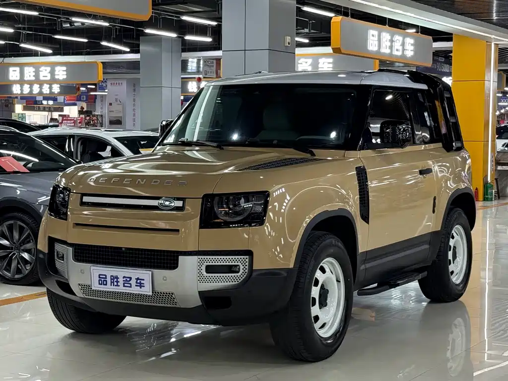 Land Rover Defender 2024