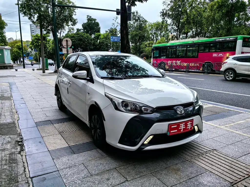 Toyota Yaris L — миниатюра 4