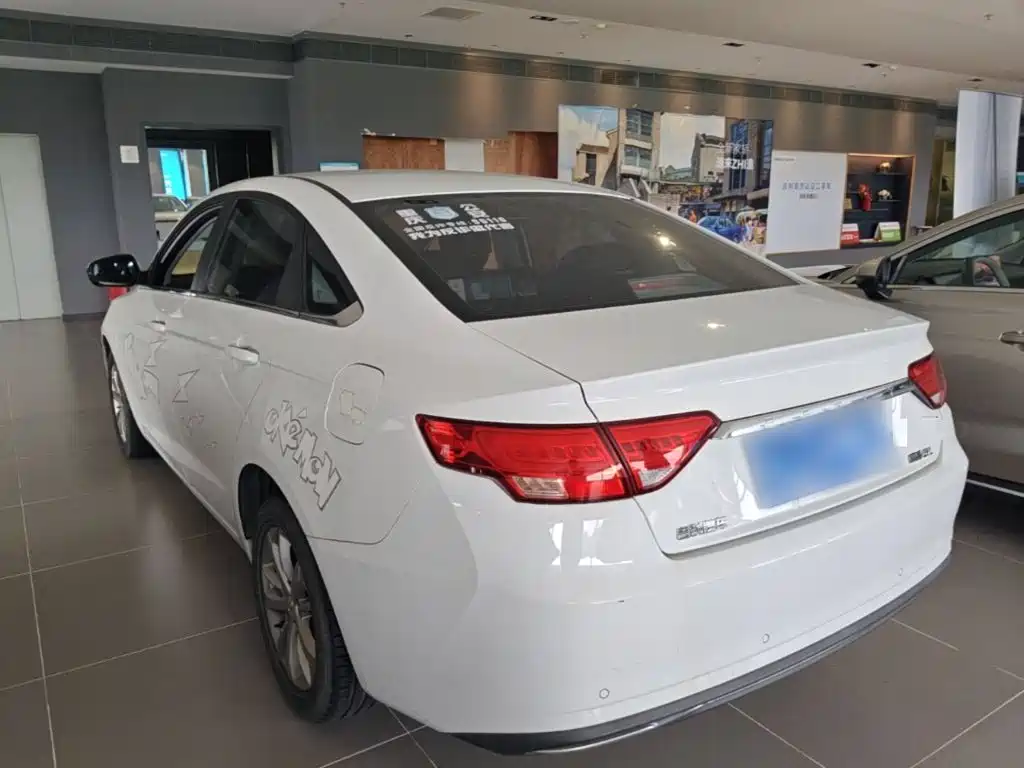 Geely Emgrand GL — миниатюра 5