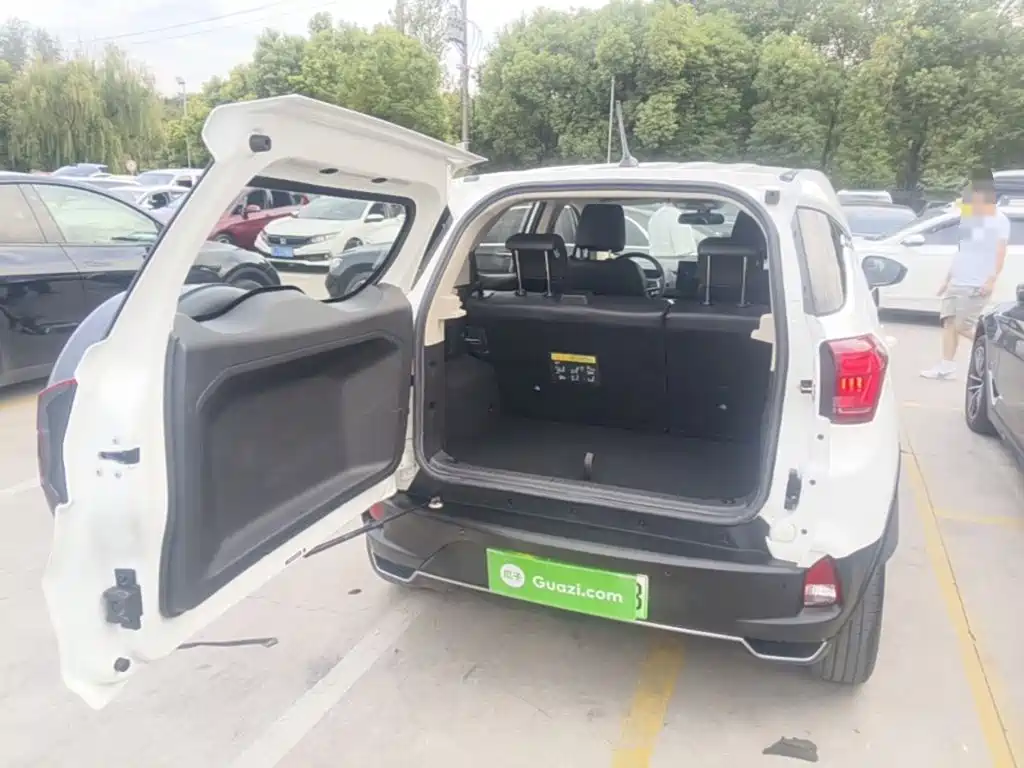 BYD Yuan EV — миниатюра 19