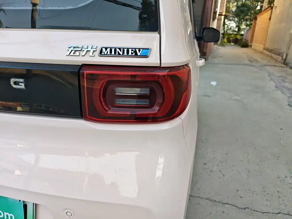 Wuling MINIEV — миниатюра 8