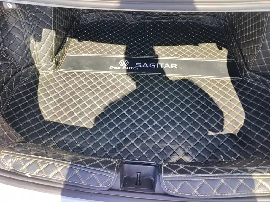 Volkswagen Sagitar — миниатюра 4