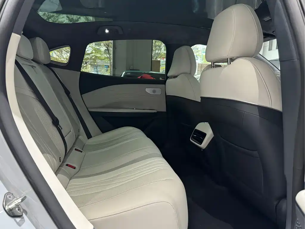 GEELY GALAXY GALAXY E8