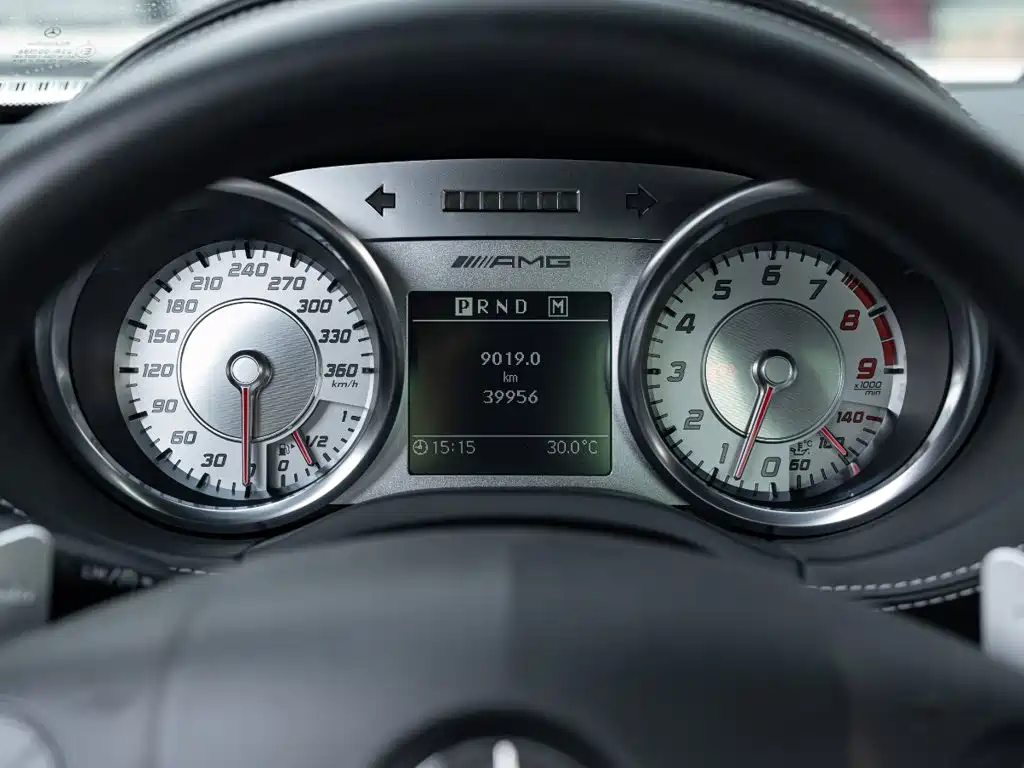 Mercedes-Benz SLS AMG — миниатюра 12