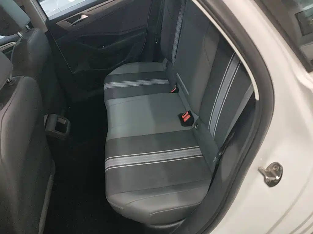 Volkswagen Sagitar — миниатюра 17