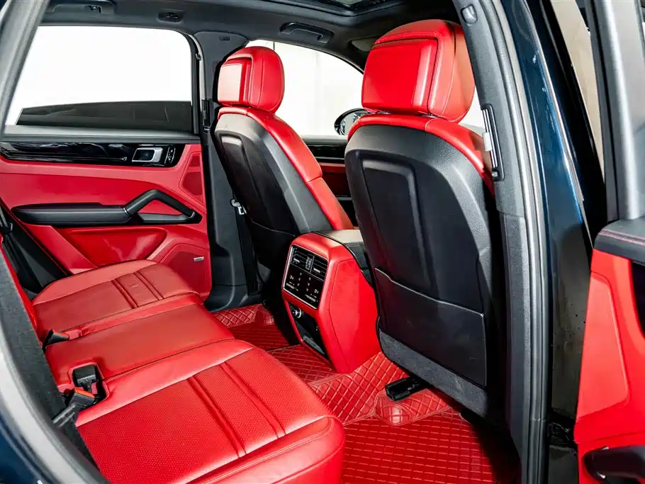 Porsche Cayenne — миниатюра 21