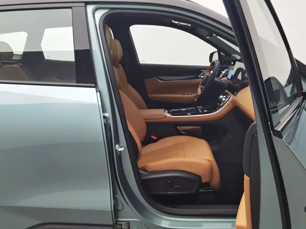 Geely Boyue L — миниатюра 23