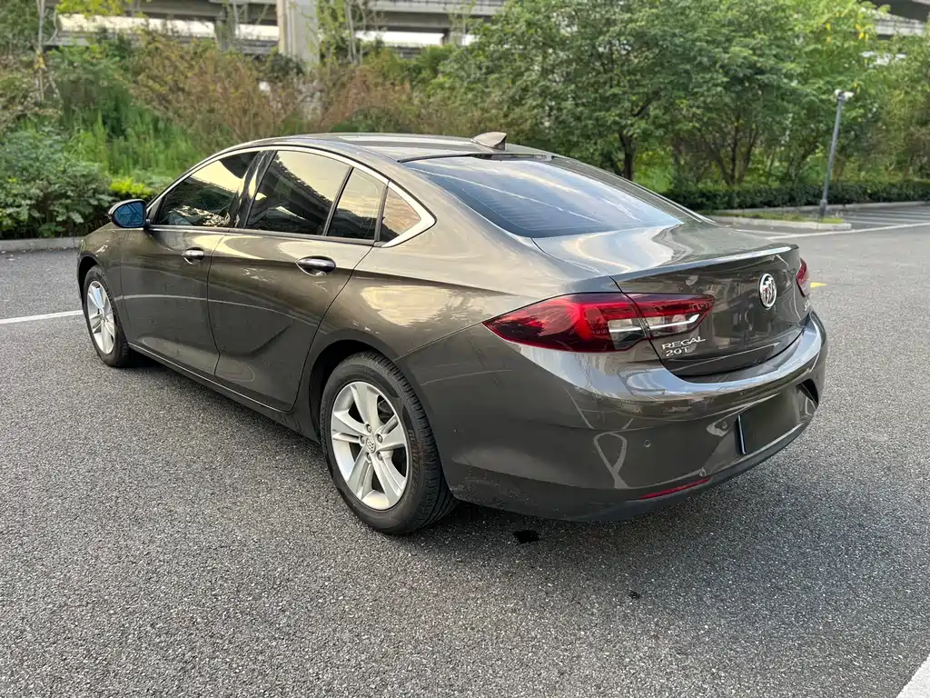 Buick Regal — миниатюра 7