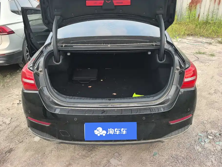 Hongqi Hongqi H5 — миниатюра 4