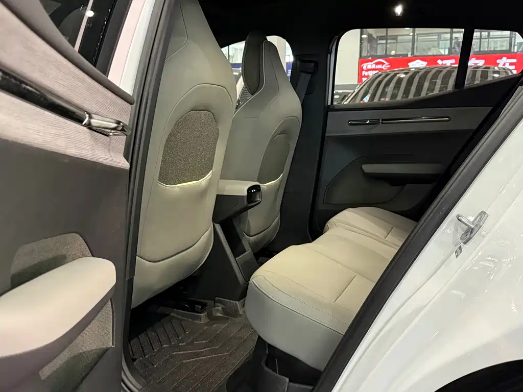 Volvo EX30 — миниатюра 9