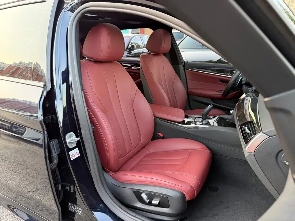 BMW 5 Series — миниатюра 12