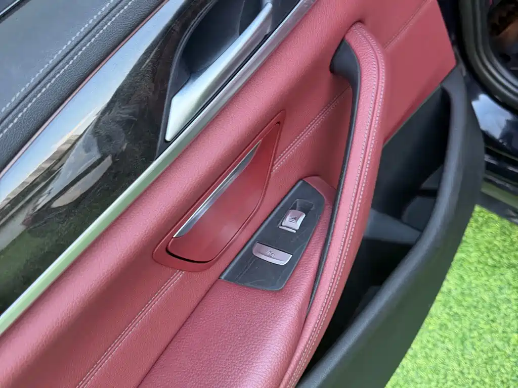 BMW 5 Series — миниатюра 14