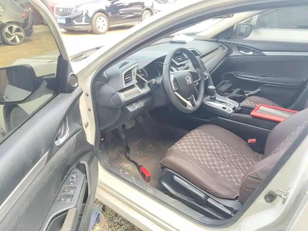 Honda Civic — миниатюра 16