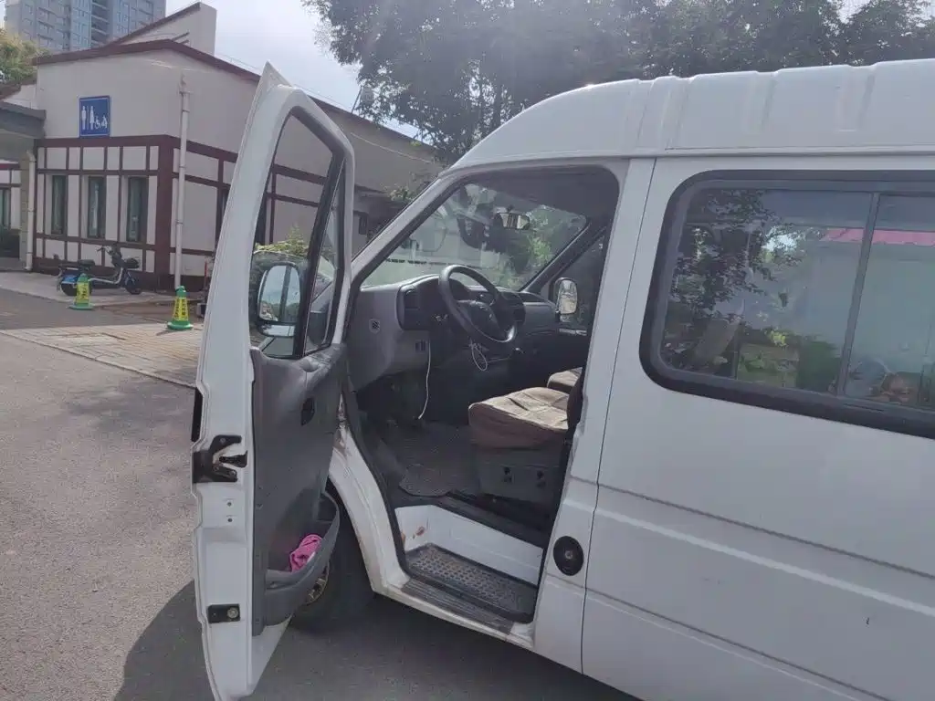 Ford Transit Classic — миниатюра 18
