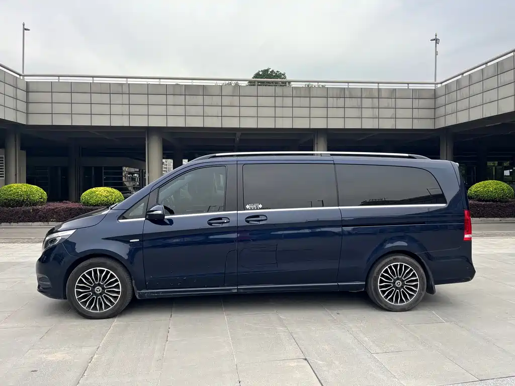 Mercedes-Benz V-Class V 2018 V 260 L Luxury Long Wheelbase VI