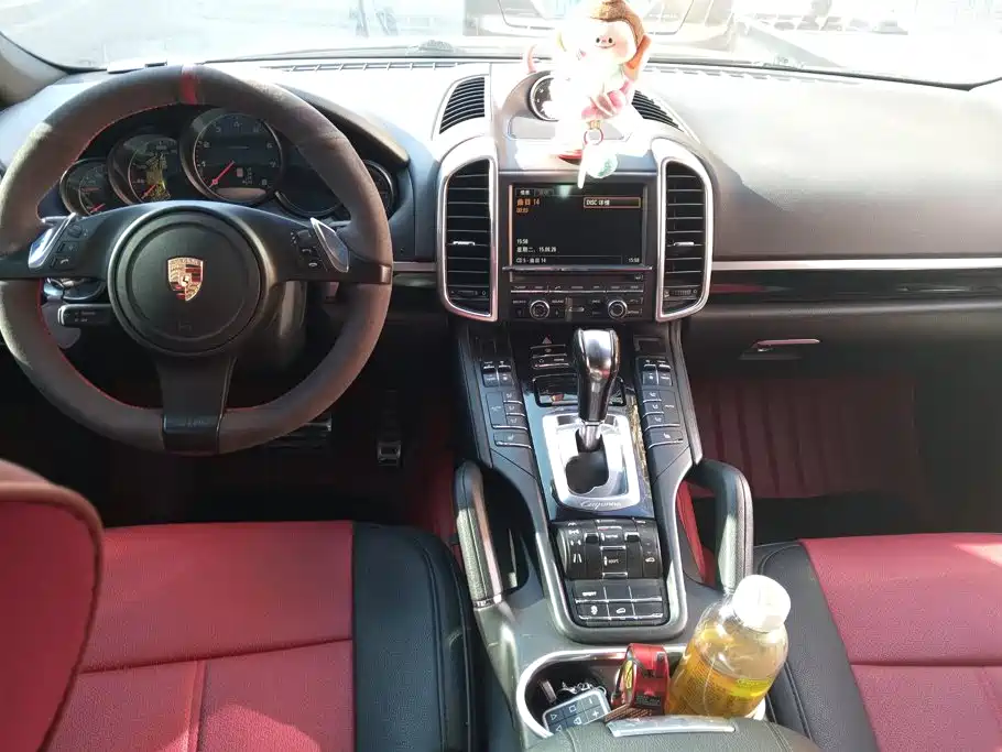 Porsche Cayenne — миниатюра 12