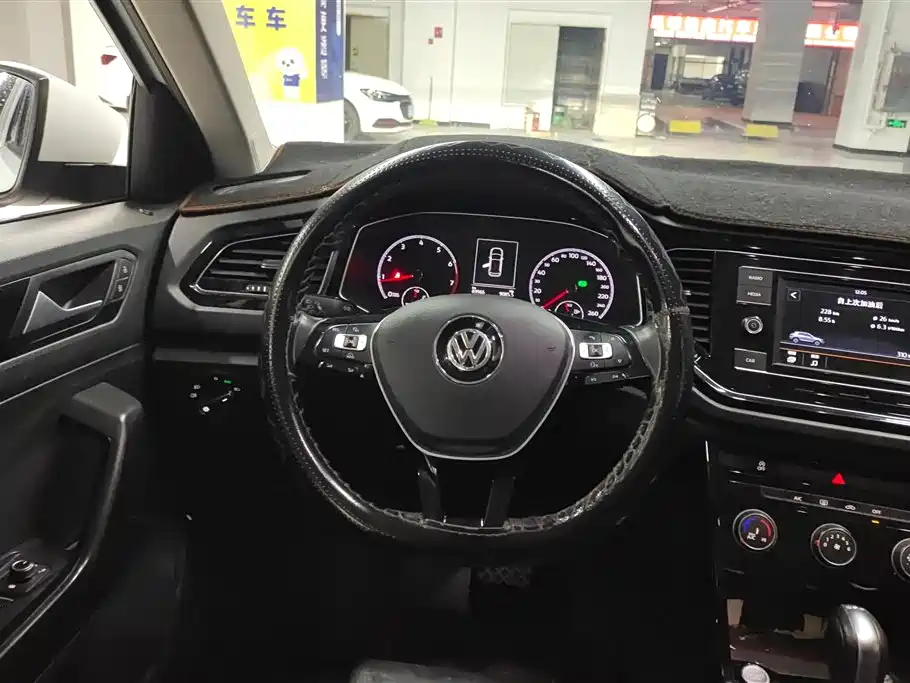 VOLKSWAGEN T ROC EXPLORING SONGS