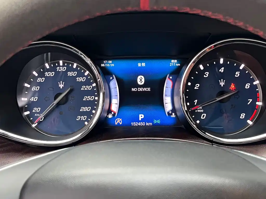 Maserati Quattroporte — миниатюра 8