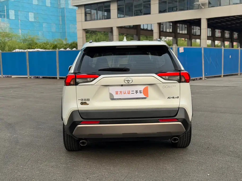 Toyota RAV4 — миниатюра 11