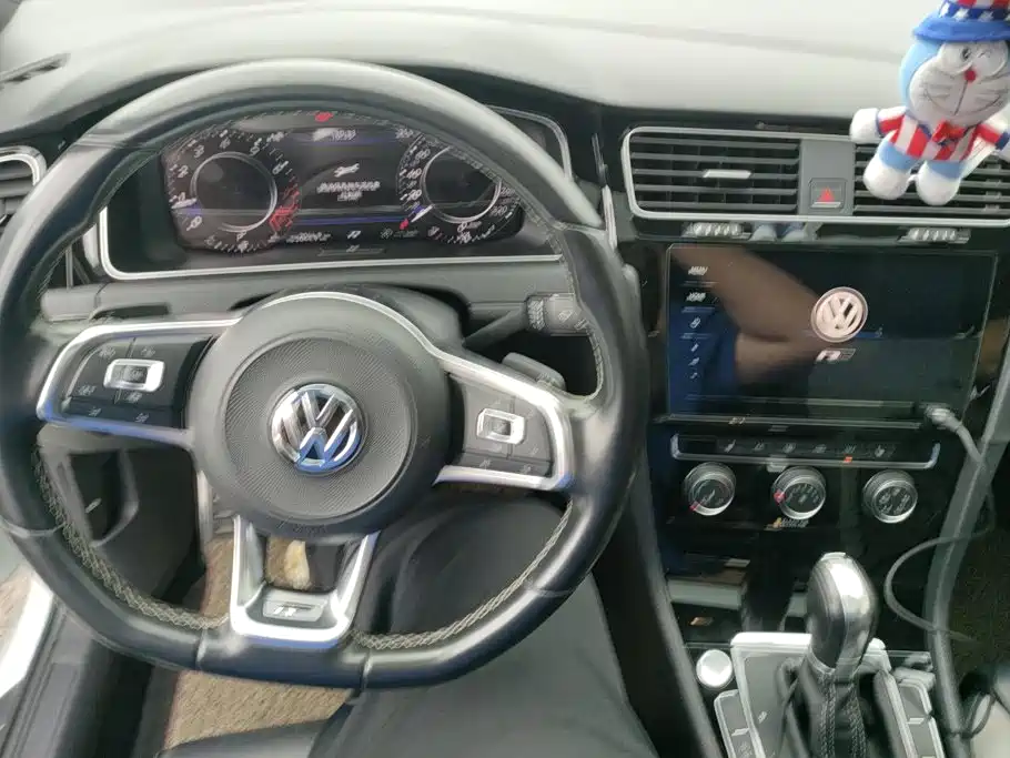 Volkswagen Golf — миниатюра 12