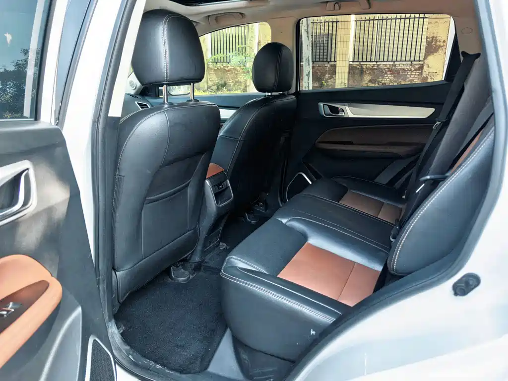 Geely Vision X6 — миниатюра 13