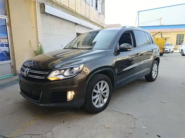 VOLKSWAGEN TIGUAN 2016