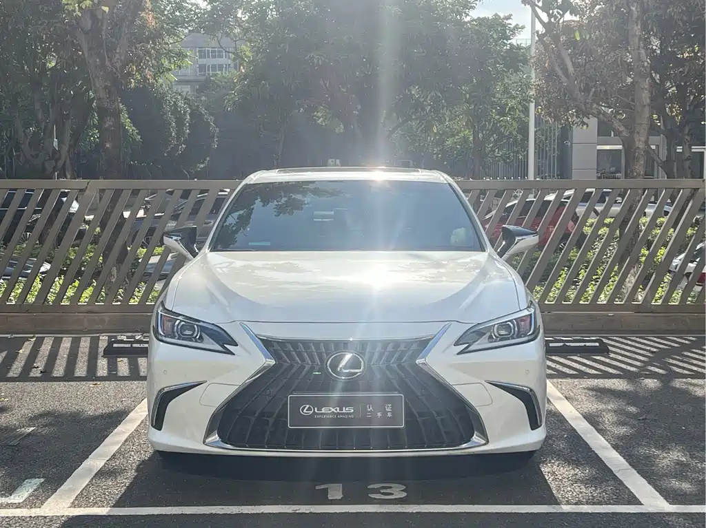 Lexus ES — миниатюра 2
