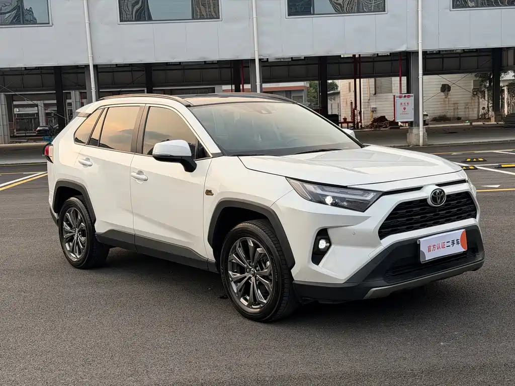 Toyota RAV4 — миниатюра 3