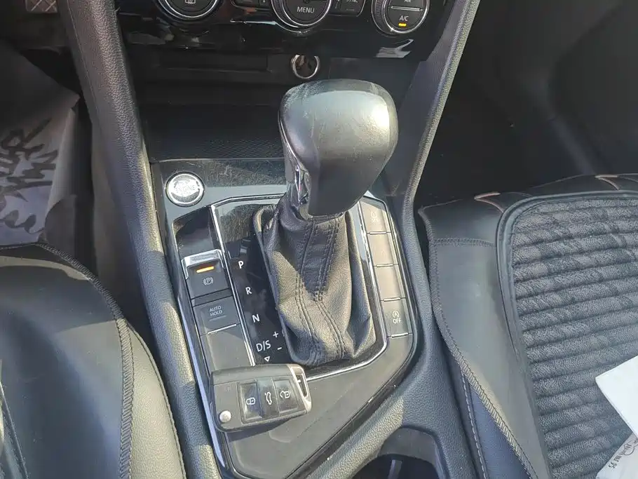 Volkswagen Tiguan L — миниатюра 16
