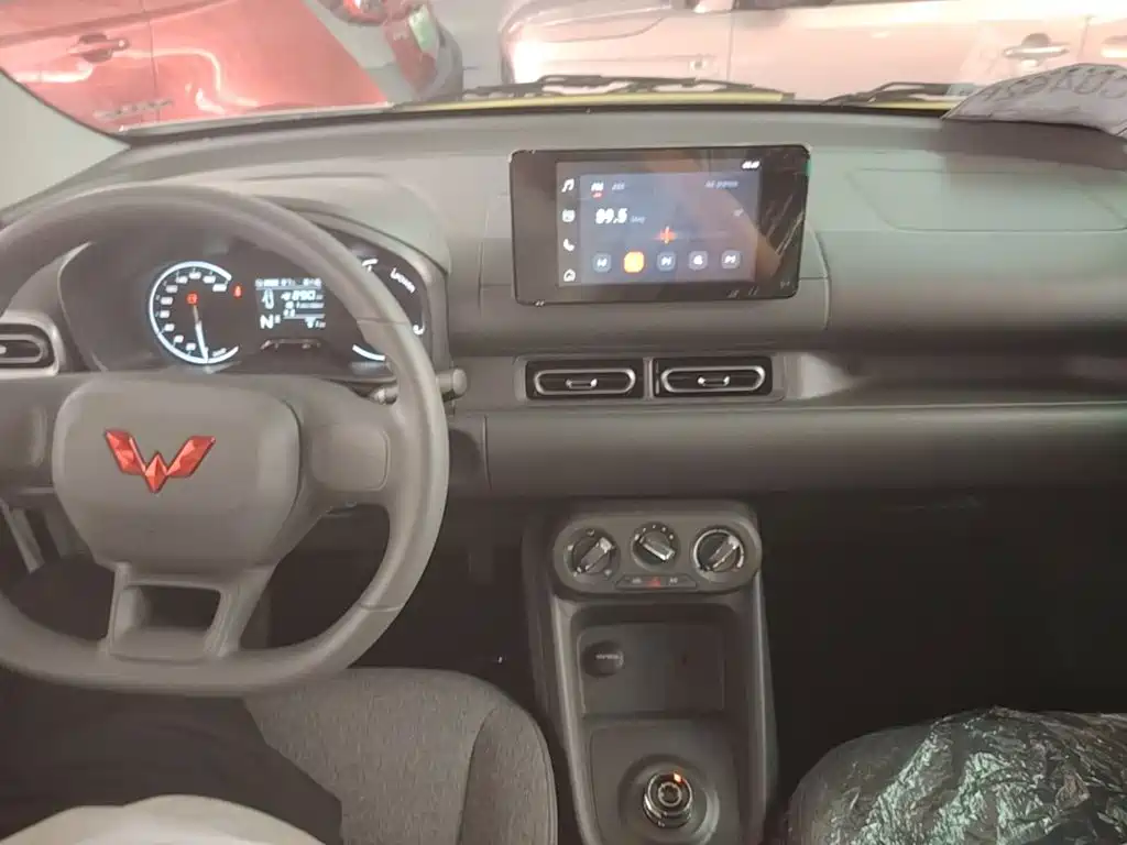 Wuling Hongguang EV — миниатюра 10