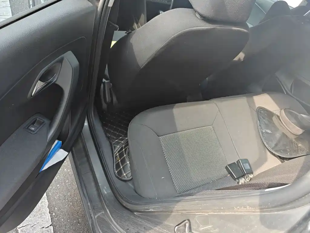 Volkswagen Polo — миниатюра 8