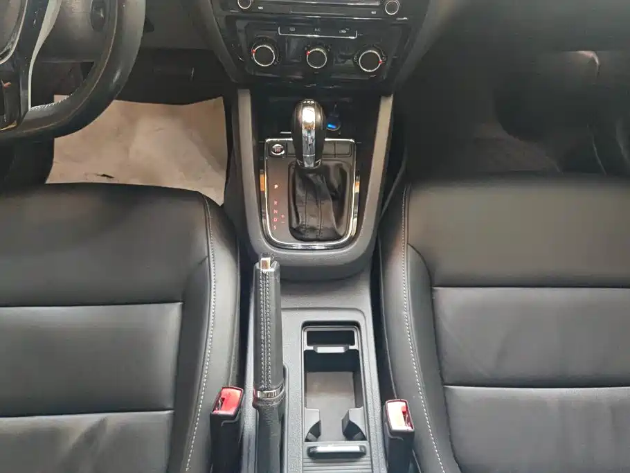 Volkswagen Sagitar — миниатюра 16