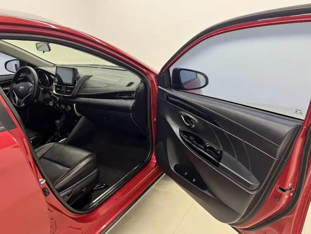 Toyota Yaris L — миниатюра 13