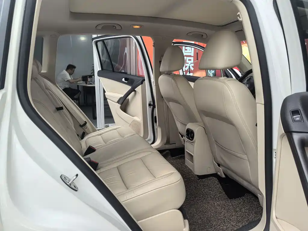 Volkswagen Tiguan — миниатюра 12