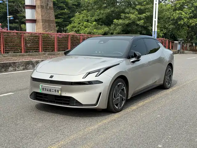 2025 Lynk & Co 07