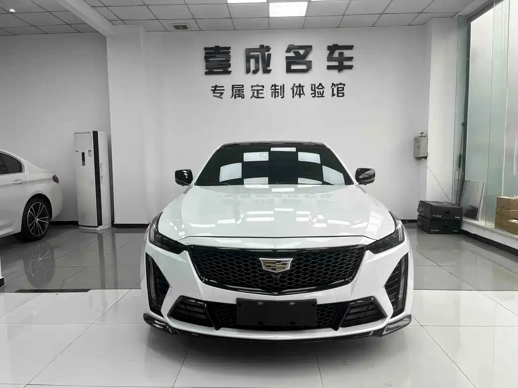 Cadillac CT5 — миниатюра 2