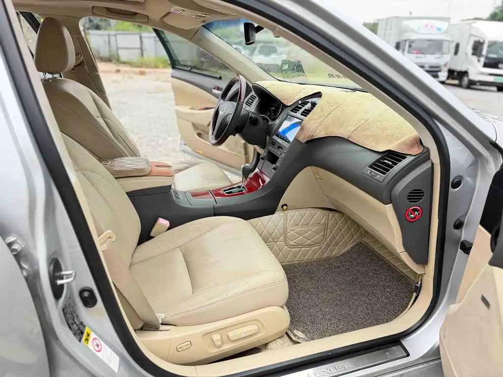 Lexus ES — миниатюра 10